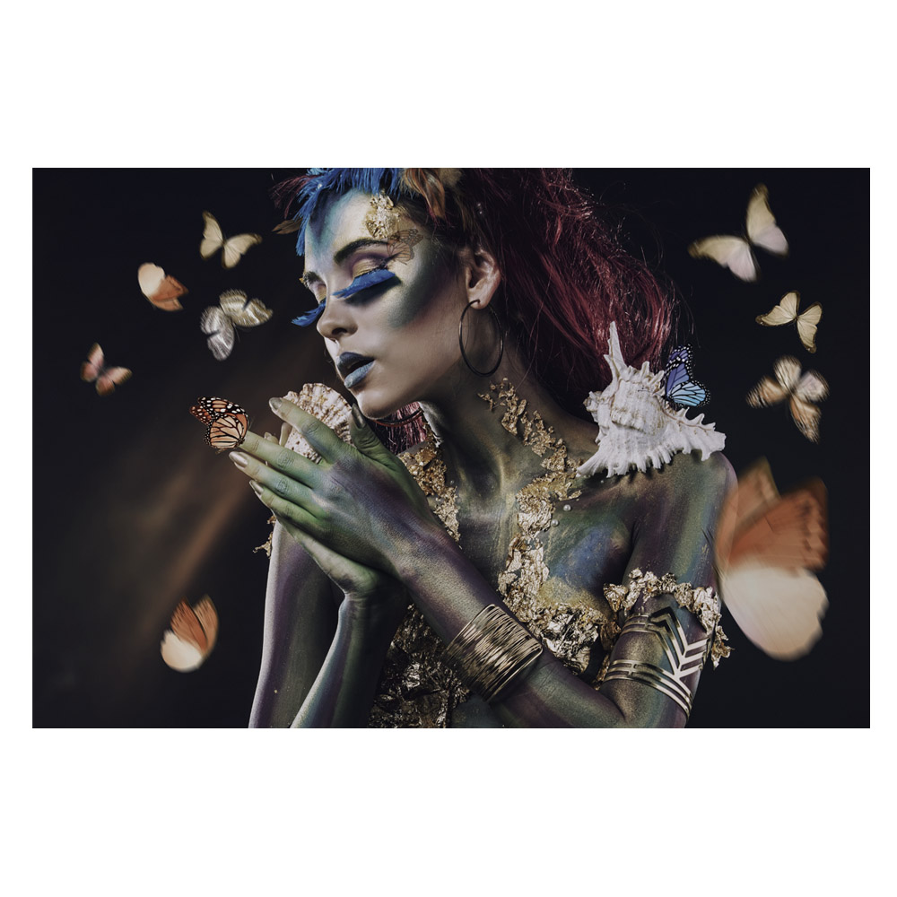Glasbild Woman with butterflies I
