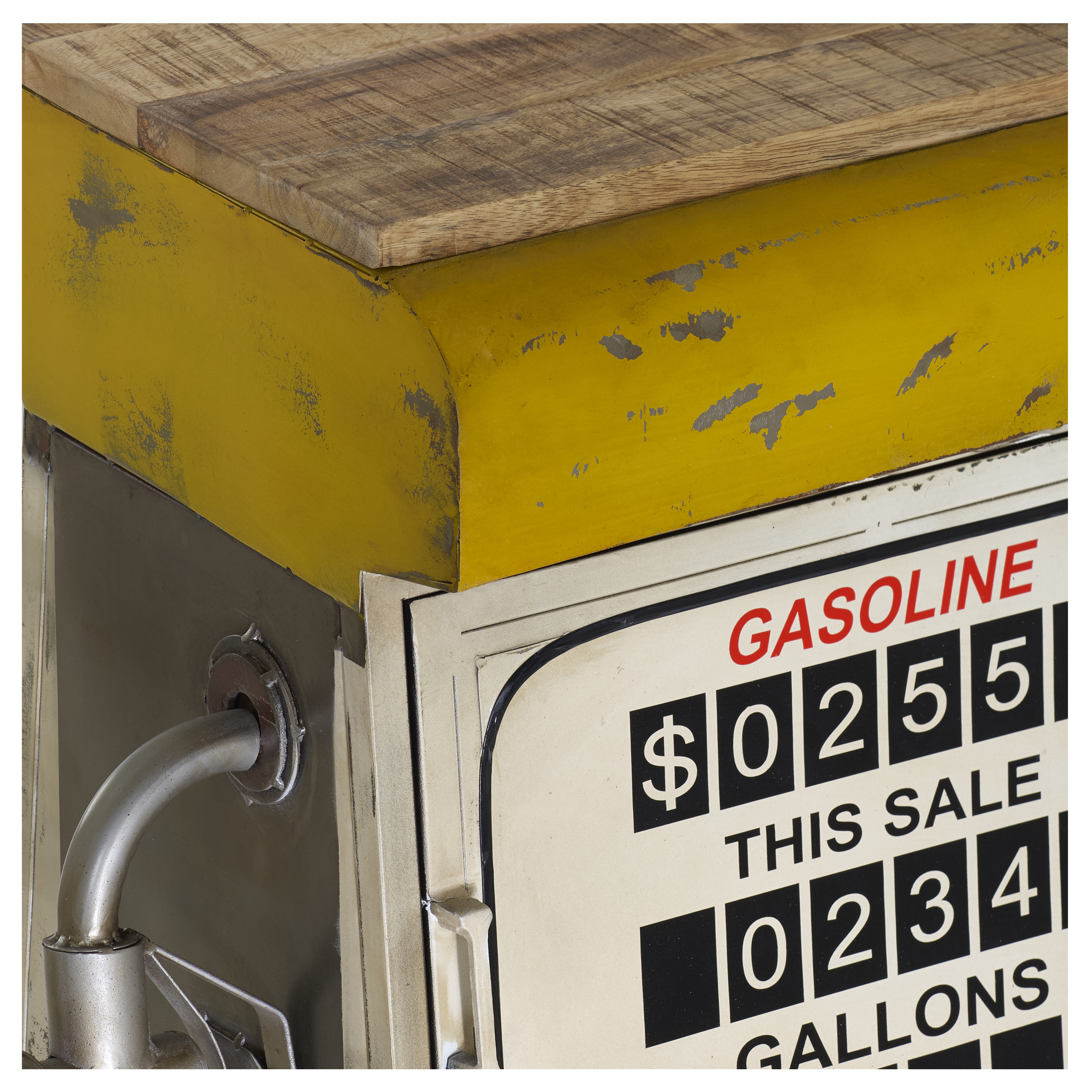 Barschrank Taxes Petrol Pump